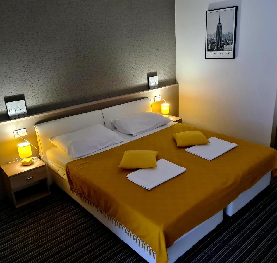 BoNiToS, SOBE-ROOMS Slavonski Brod Exterior foto